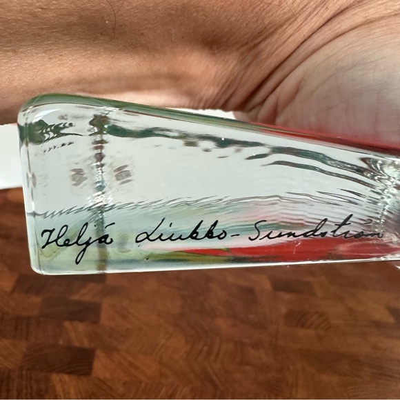 iittala Finland Signed Paperweight Helja Liukko
Sundstrom Finnish Tulips 6" - Picture 6 of 11